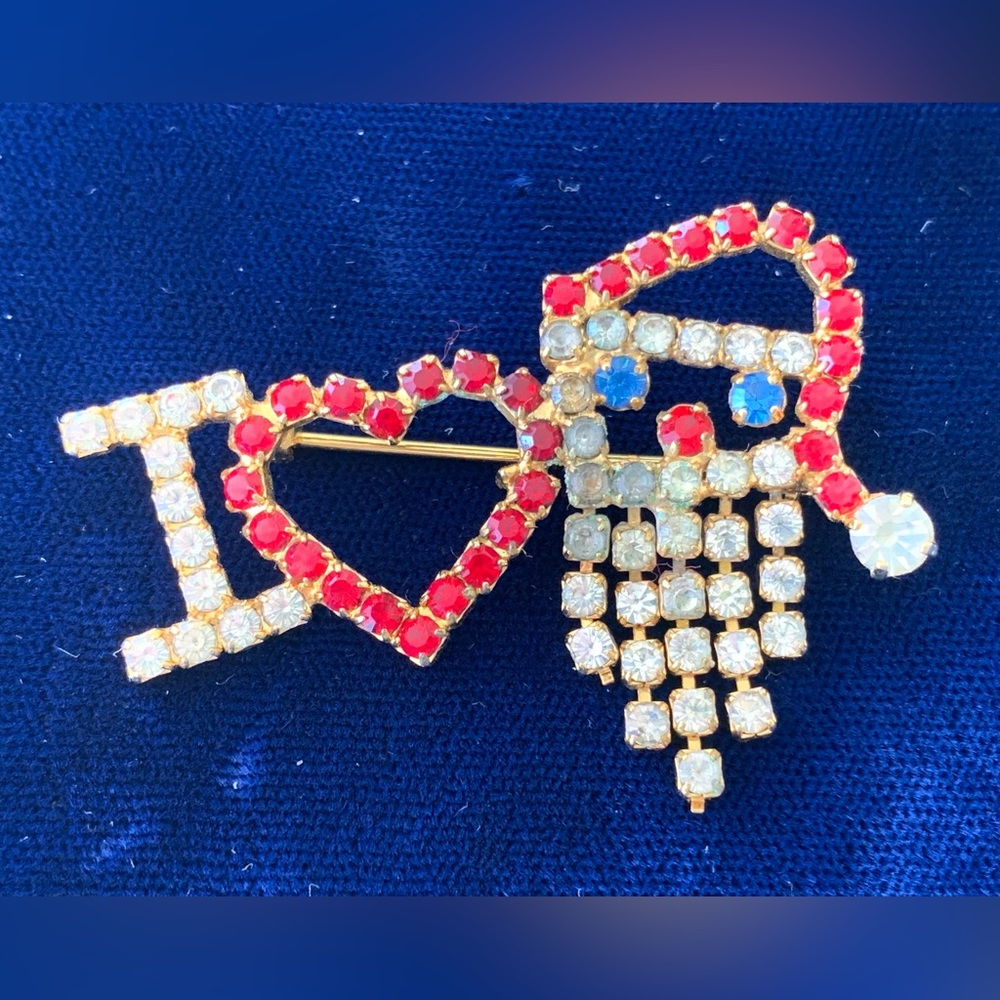 Vintage I Love Santa Pin